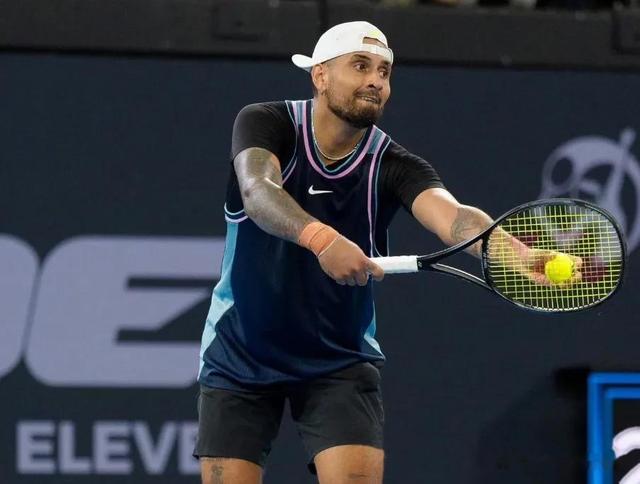 包含法国网球队逆转意大利网球队，克耶高斯绝境逆转的词条