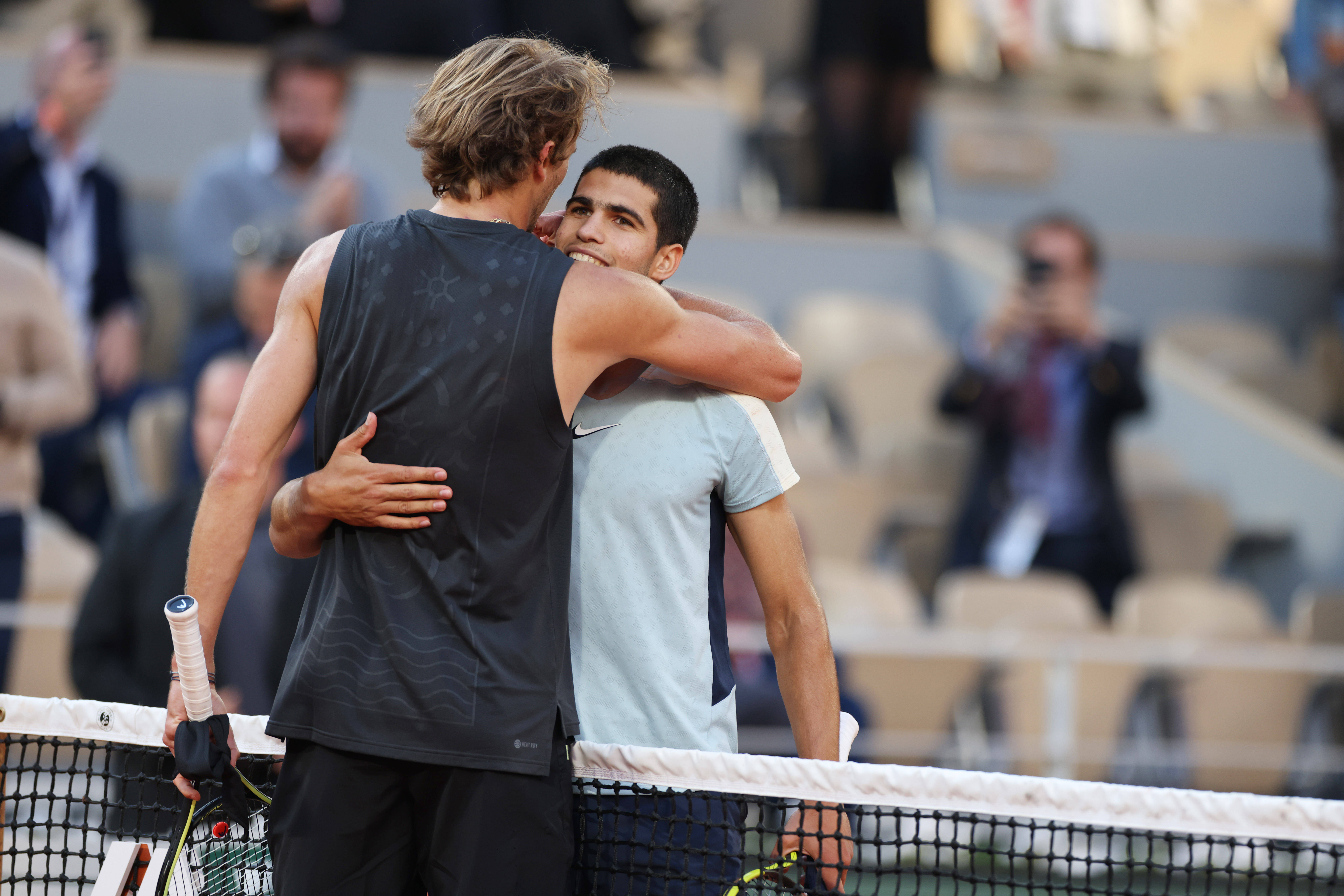 9you娱乐-包含美国网球队力克欧洲网球队，兹维列夫统治全场的词条