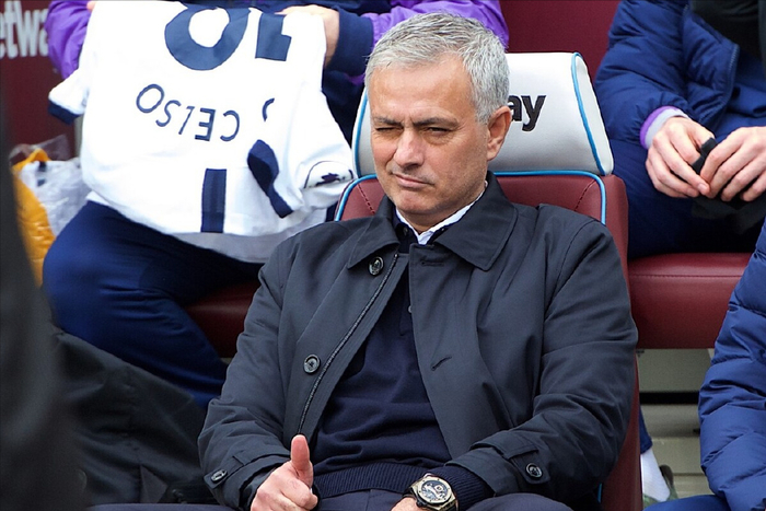 热刺客场不敌沃特福德,穆里尼奥面临新的考验 热刺客场不敌沃特福德,穆里尼奥面临新的考验