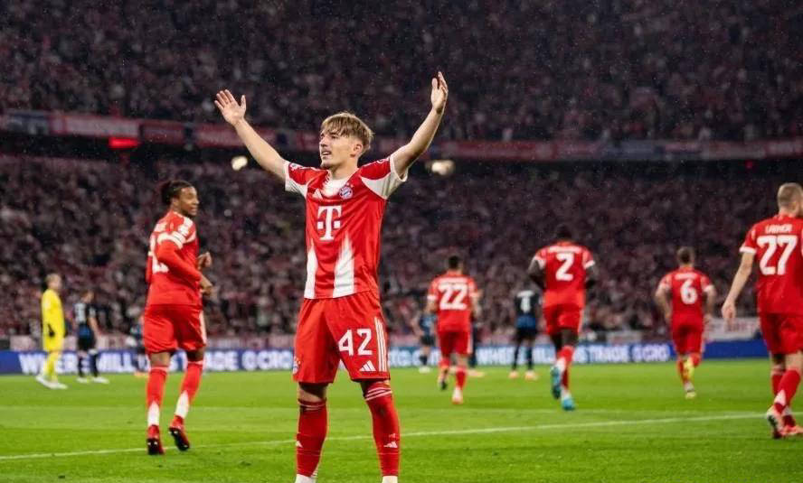 九游游戏-拜仁慕尼黑豪取两连胜，锁定欧冠半决赛席位