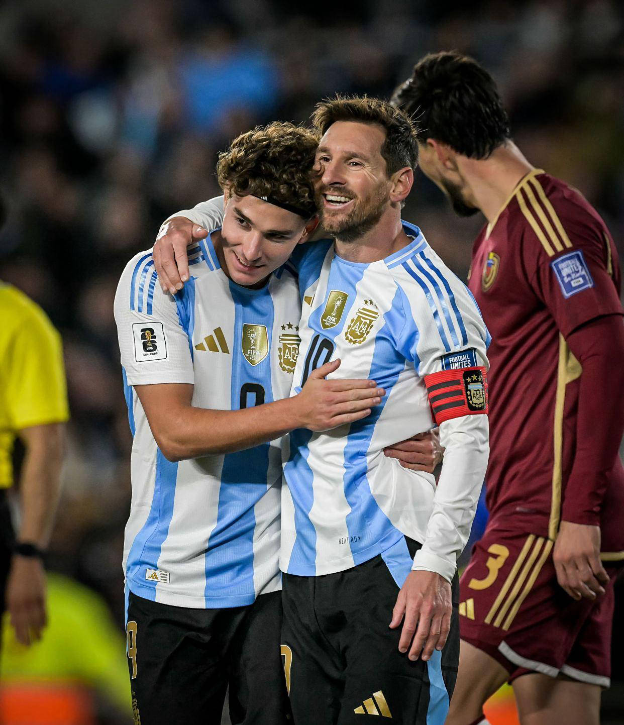 南美球队在国际比赛中展现出色实力,引人注目 南美球队在国际比赛中展现出色实力,引人注目