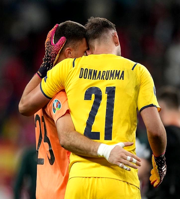 包含欧国联精彩对决引爆球迷热情的词条 包含欧国联精彩对决引爆球迷热情的词条