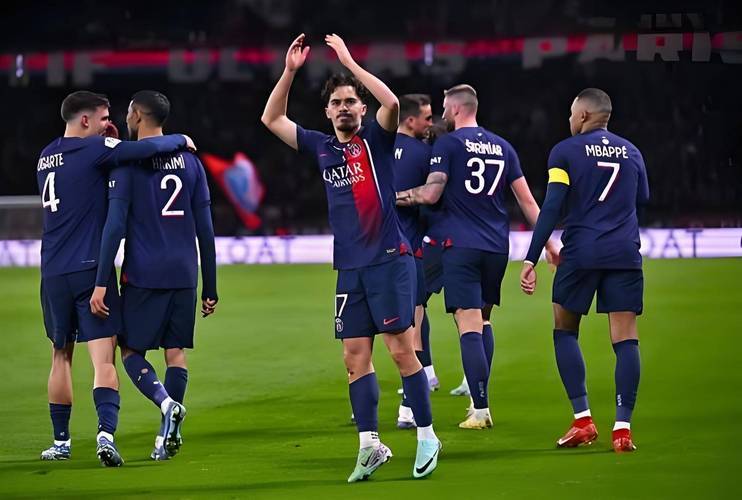 九游娱乐官方网站-包含巴黎圣日耳曼打击对手，雄心勃发欲夺冠的词条