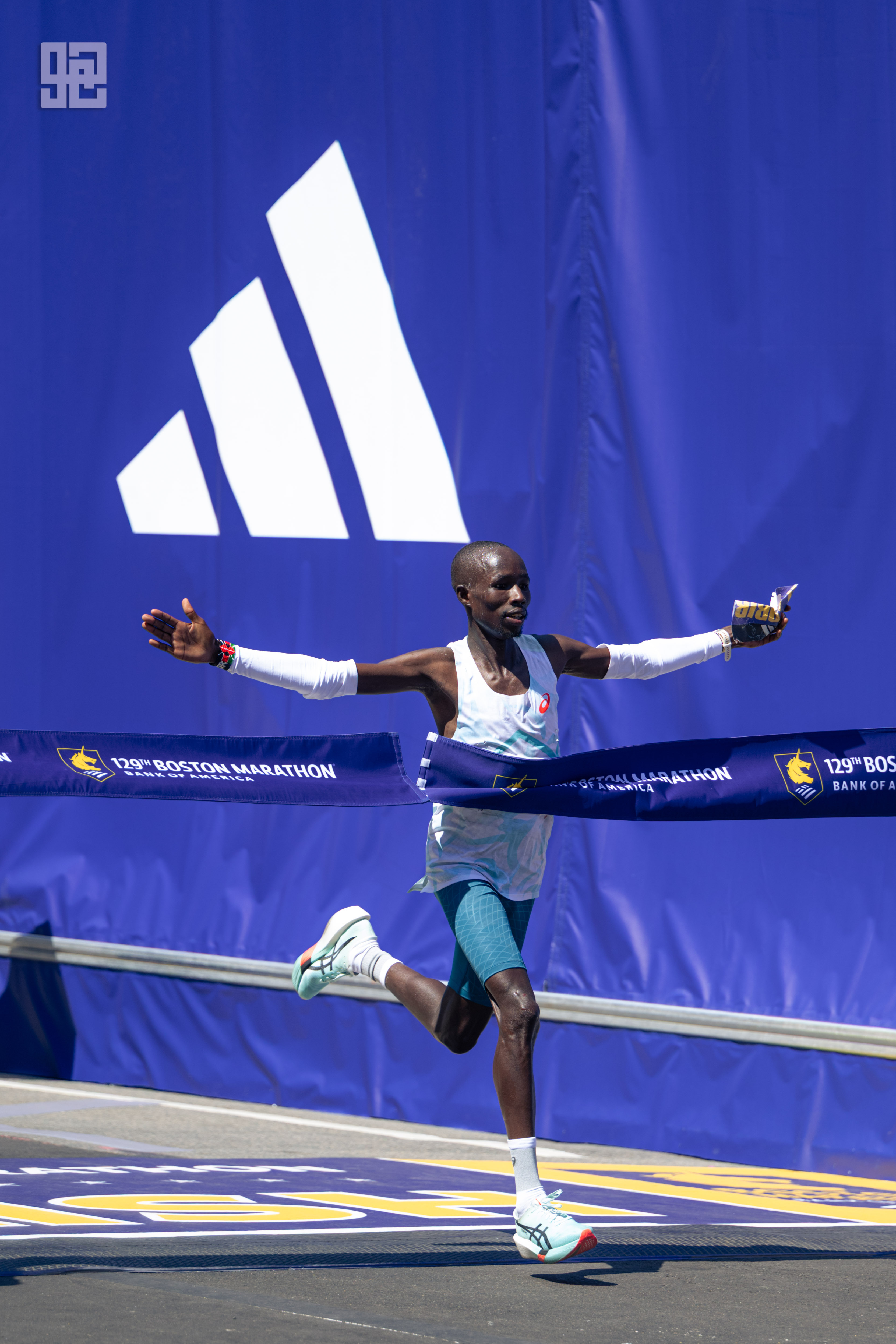 里尔队球员努力训练，决心夺取胜利的简单介绍