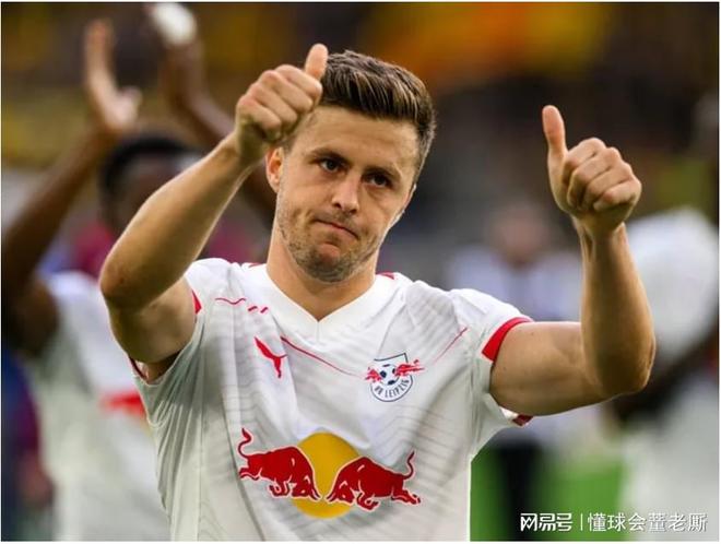 包含RB莱比锡坚守榜首位置，保持不败的词条