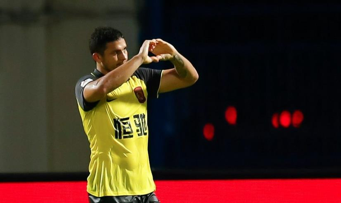 包含广东延续连胜势头,轻松击败上海,保持不败纪录的词条 包含广东延续连胜势头,轻松击败上海,保持不败纪录的词条