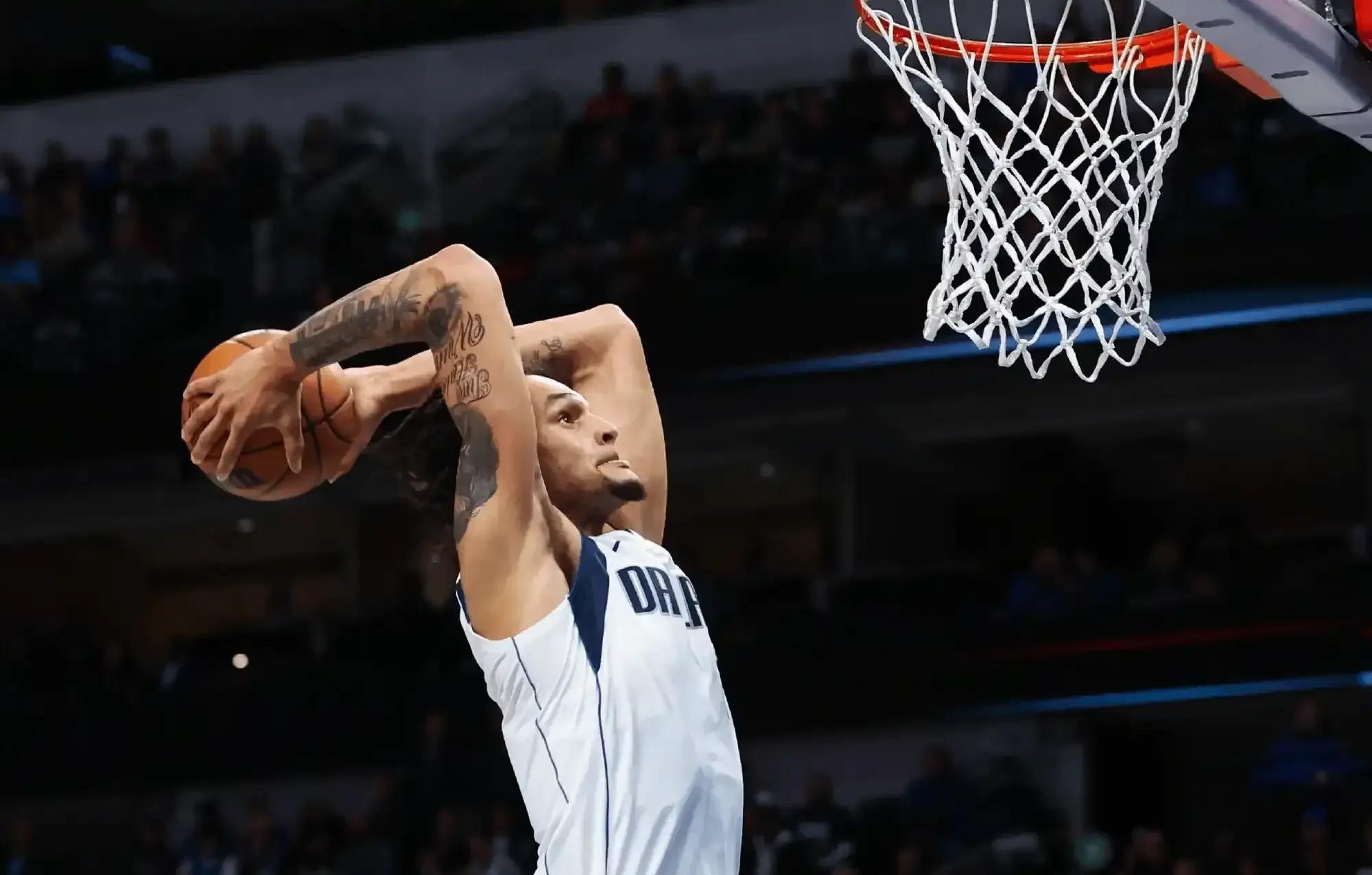 关于雄鹿绝地反击独行侠，福克斯关键制胜的信息