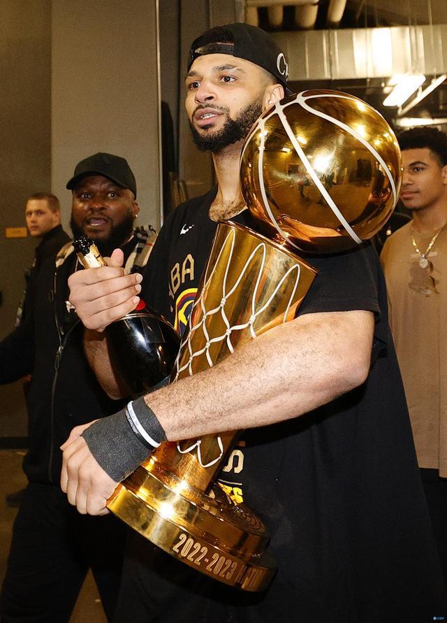 意大利网球队强势美国网球队，穆雷完成帽子戏法的简单介绍