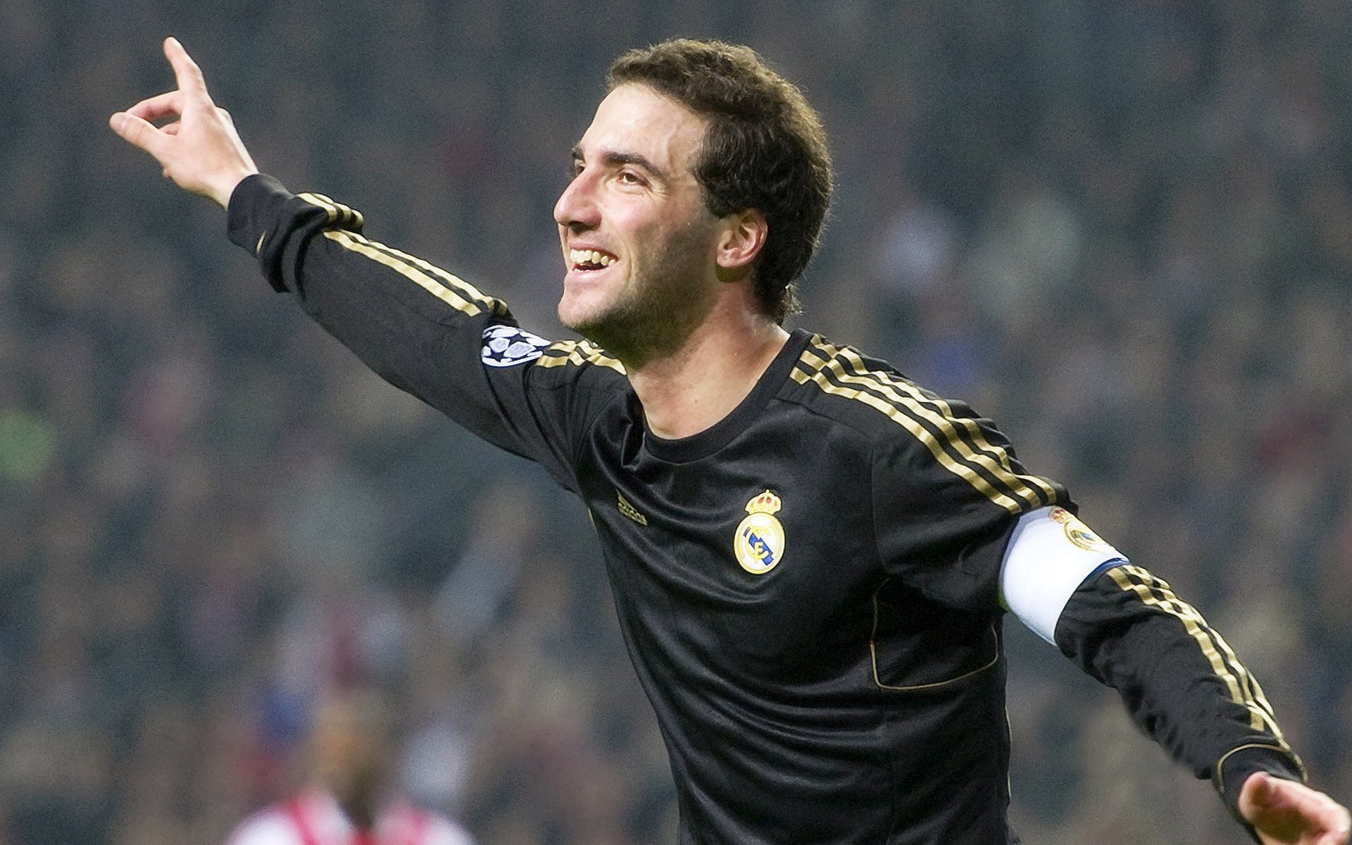 利拉德关键一击，凯尔特人强行终结深圳队连胜神话