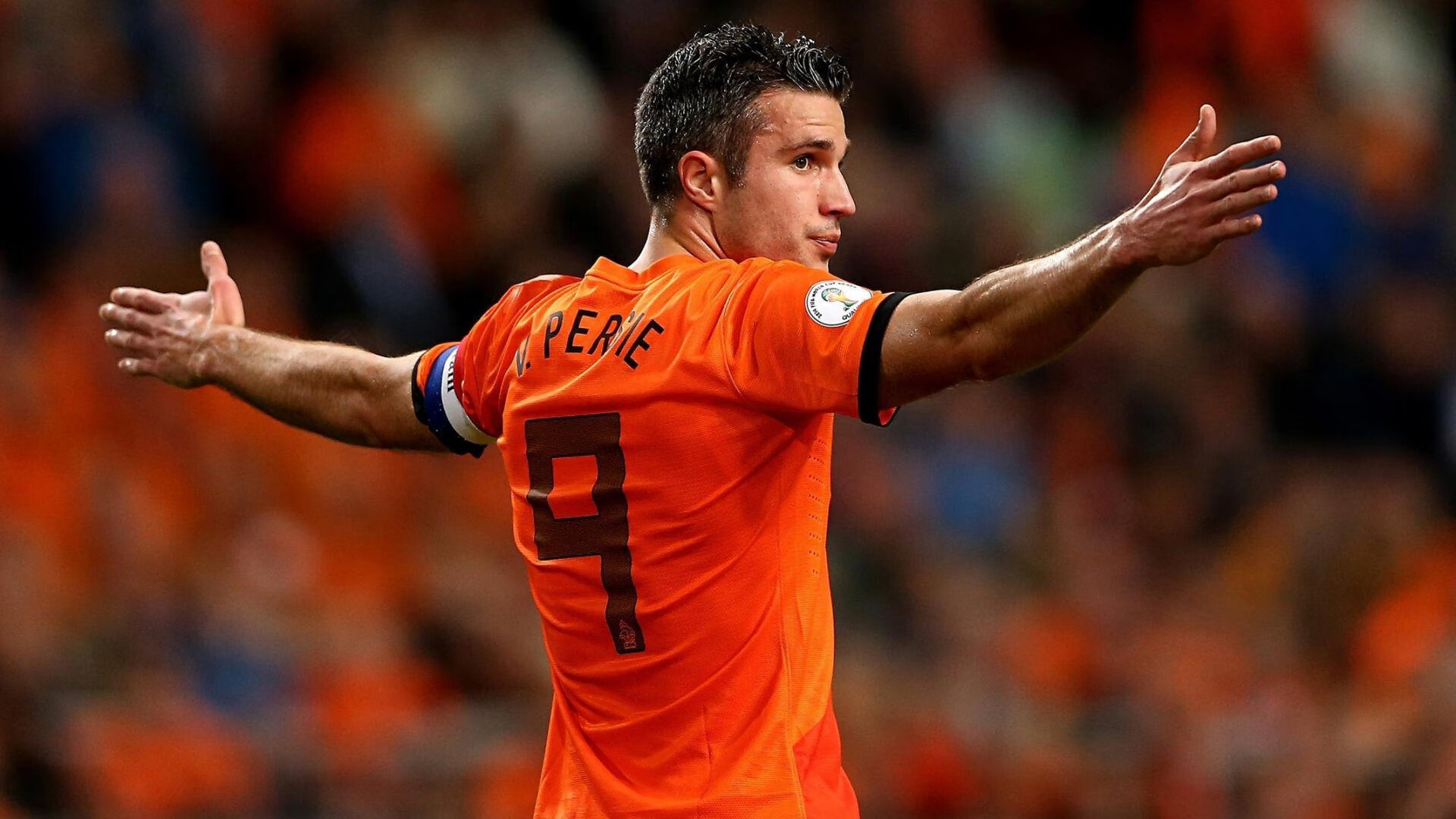 九游娱乐官方-凯恩点燃赛场，巴黎一波带走乌克兰，足球场上的战争与和平