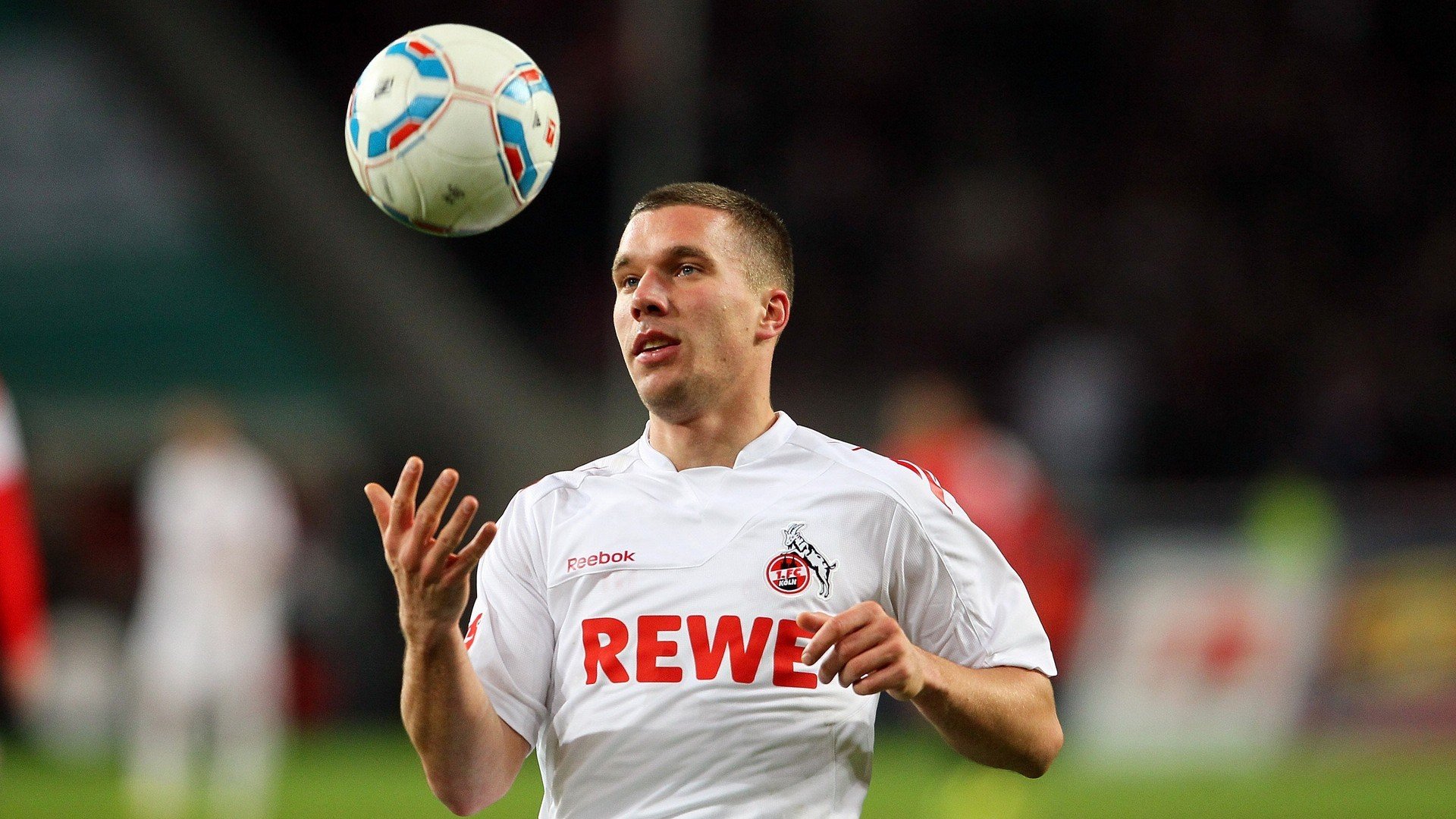 莱万独扛全队，AC米兰轻取摩洛哥的背后，一场战术与意志的胜利